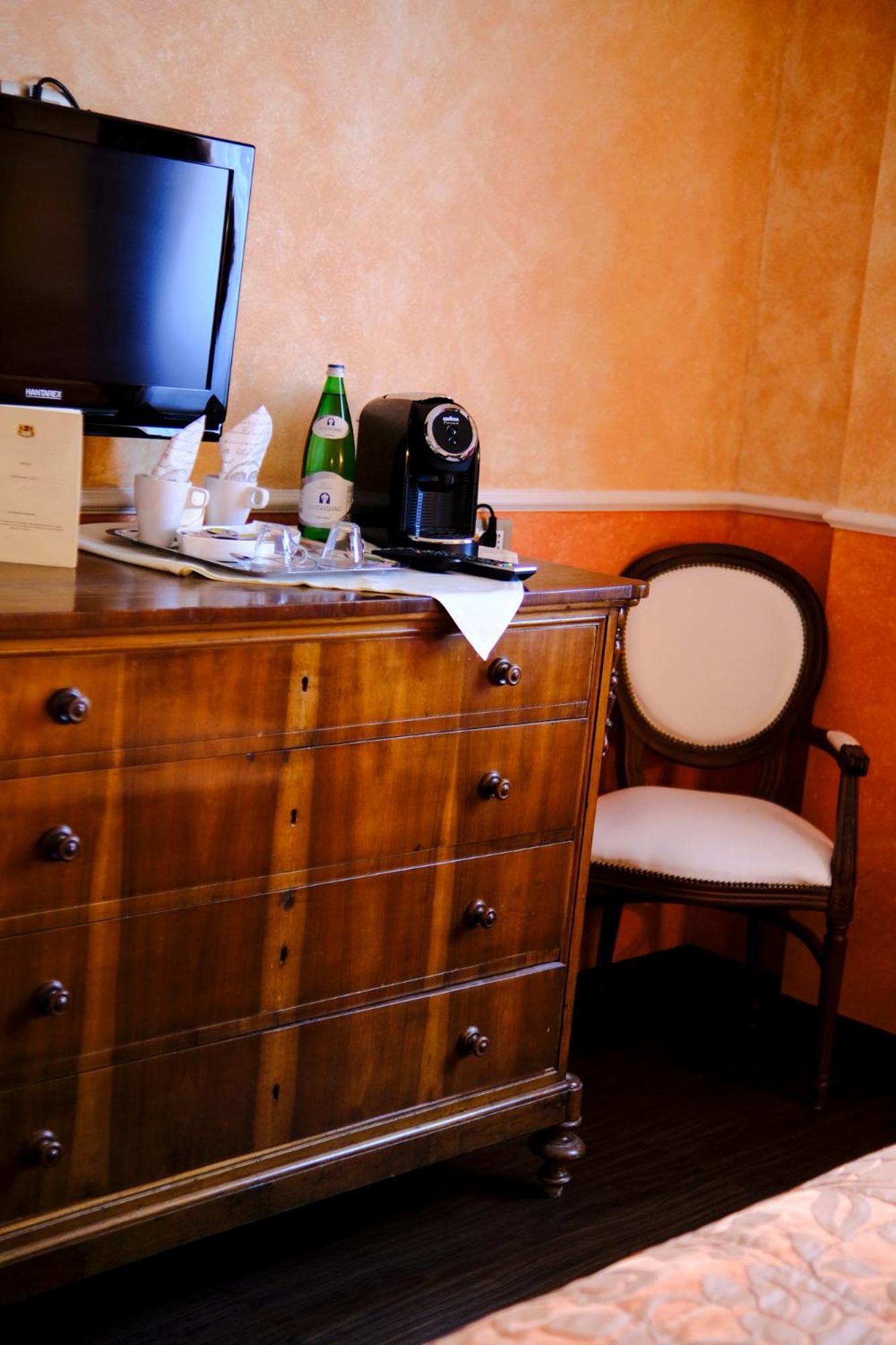 Hotel L'Antico Uliveto Porto Potenza Picena Zimmer foto