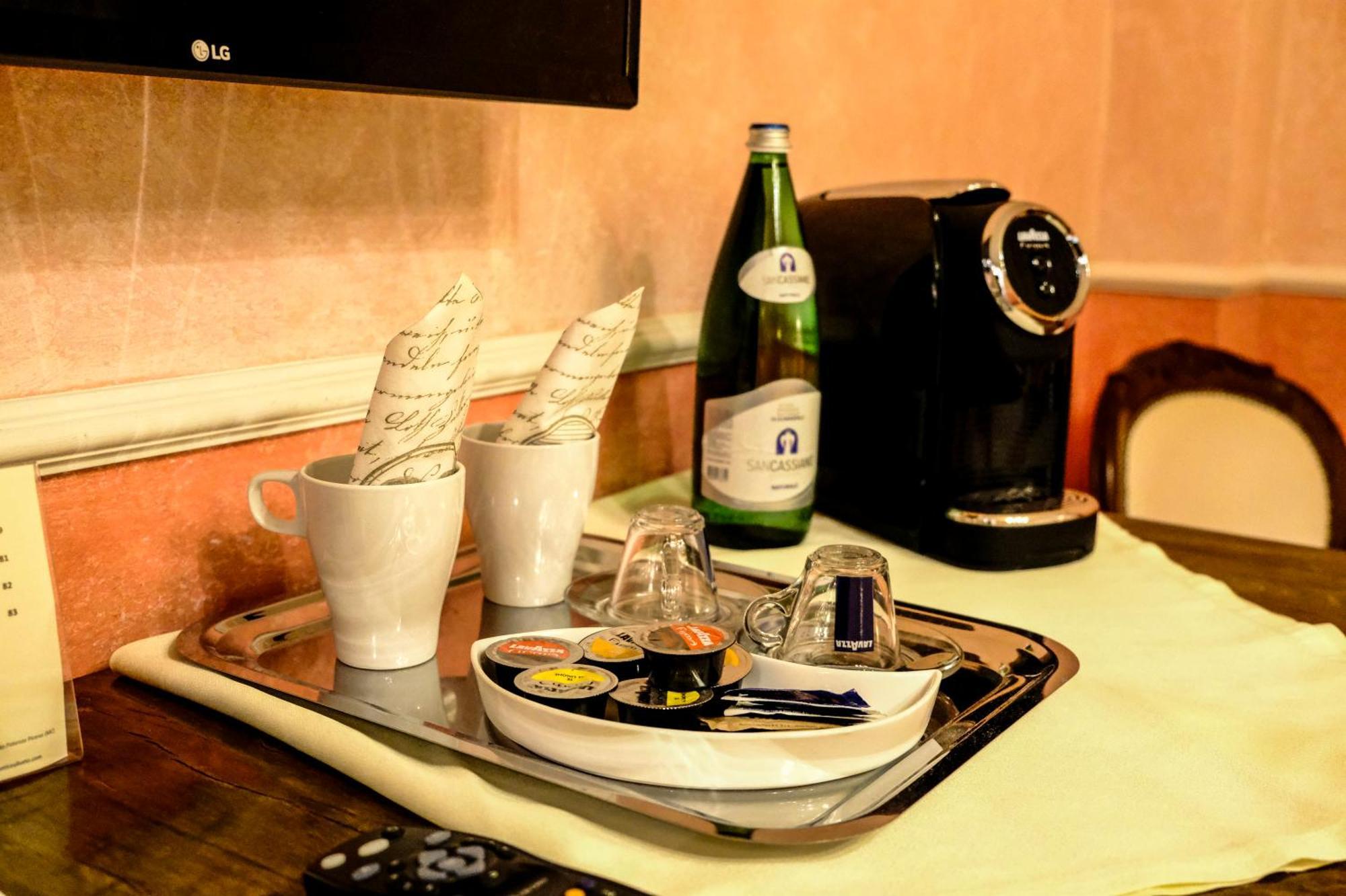 Hotel L'Antico Uliveto Porto Potenza Picena Zimmer foto