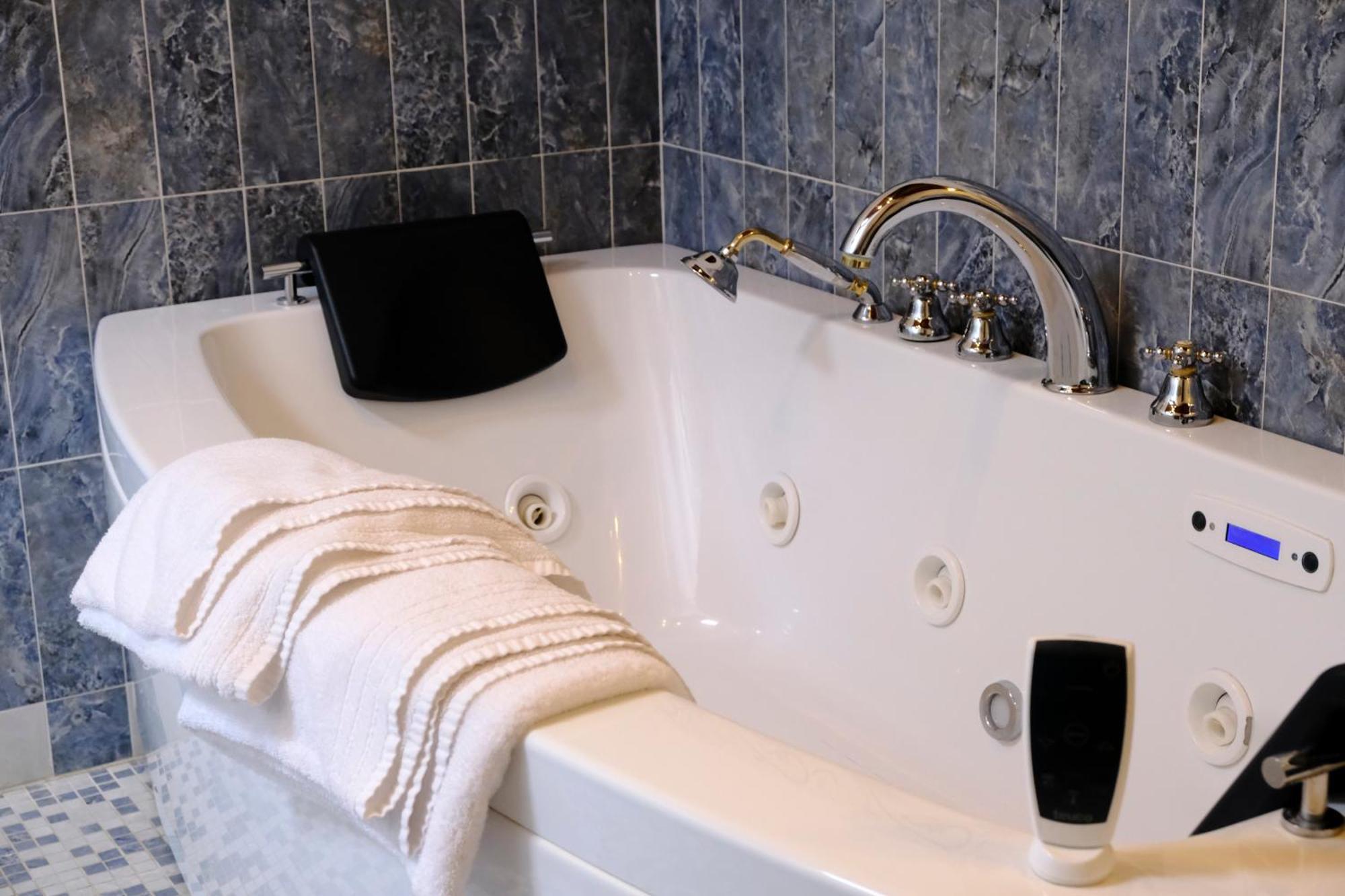 Hotel L'Antico Uliveto Porto Potenza Picena Zimmer foto